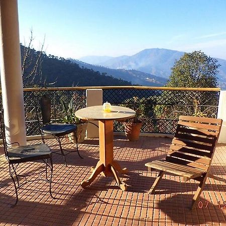Veselka Resort Mukteshwar Exterior foto